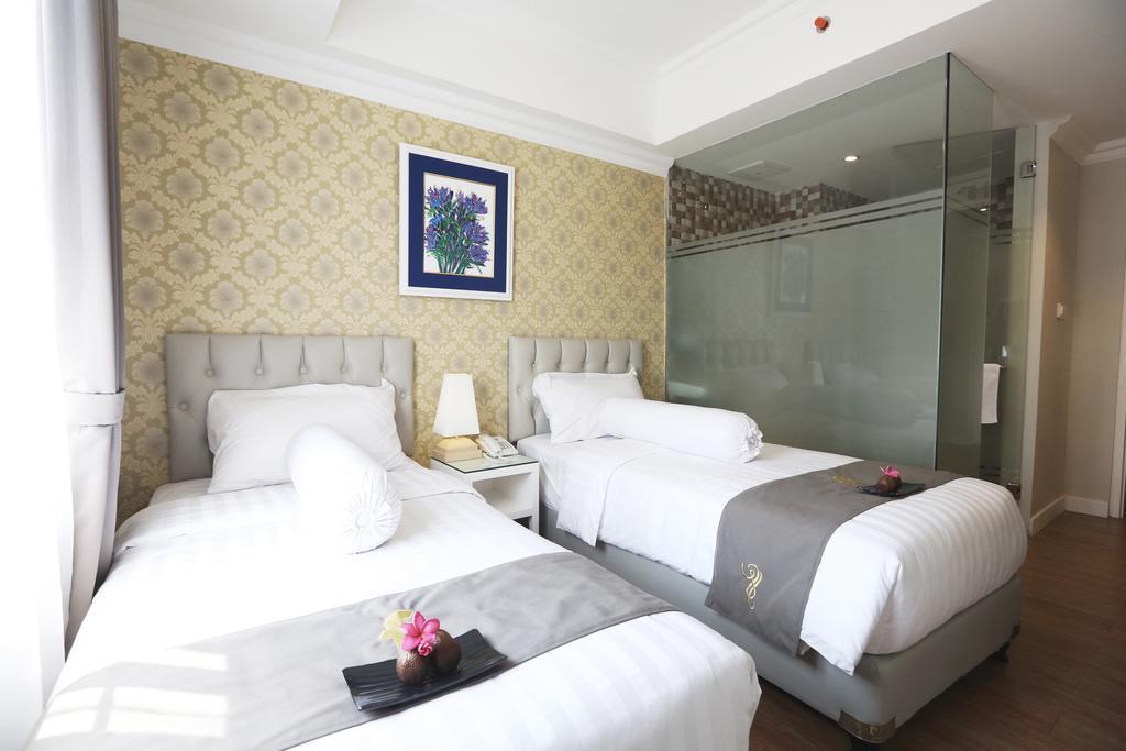F Hotel Jakarta Exterior photo