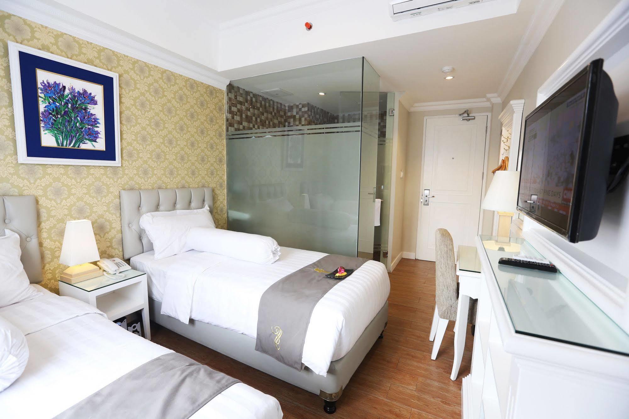 F Hotel Jakarta Exterior photo